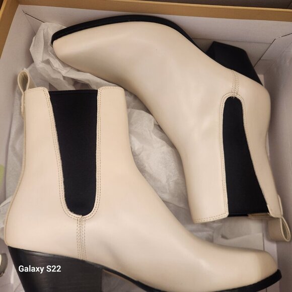 Michael Kors "Kinlee" Leather Booties. NIB. Size 8.5 - Picture 10 of 11